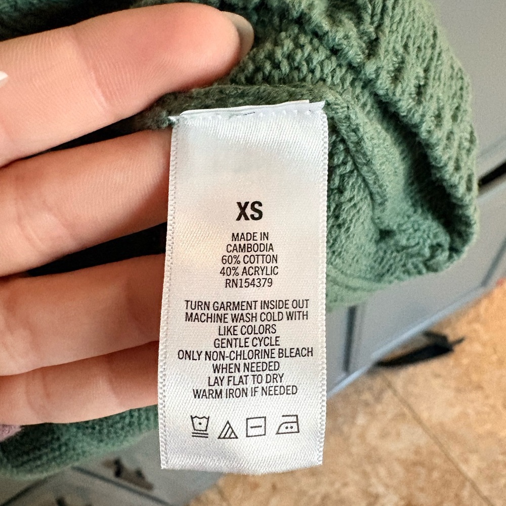 Aéropostale Ribbed V Neck Sweater Bundle XS/S Green & Cream Cropped Knit - Picture 8 of 8